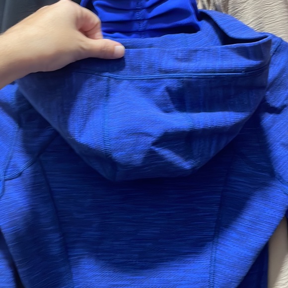 Zip up - Picture 5 of 9